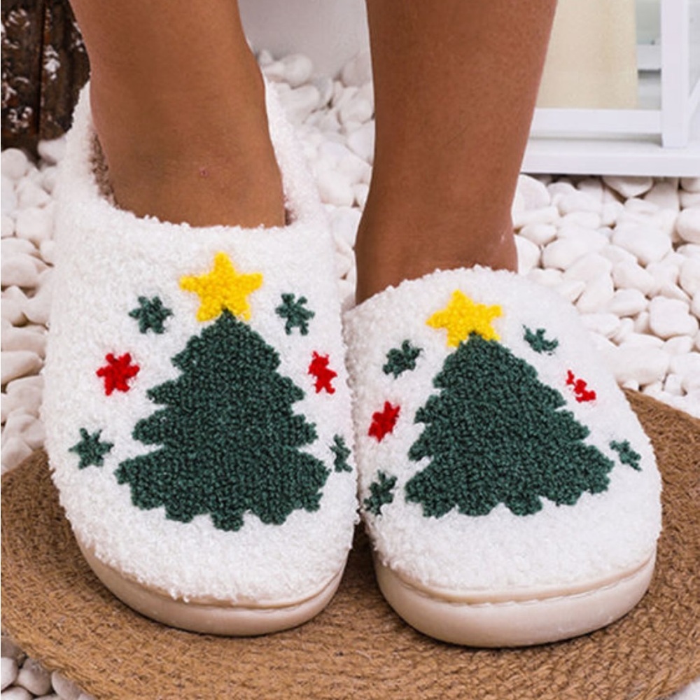 Slippers with Christmas trees in various sizes. Rubber bottom slides. New in bag